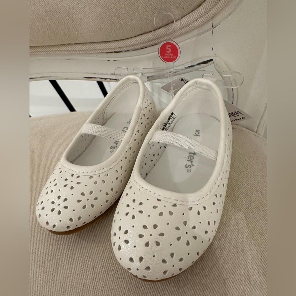 🦢 12~18 Mth Size 5 Carter's White Baby Floral Ballet Flats NWT